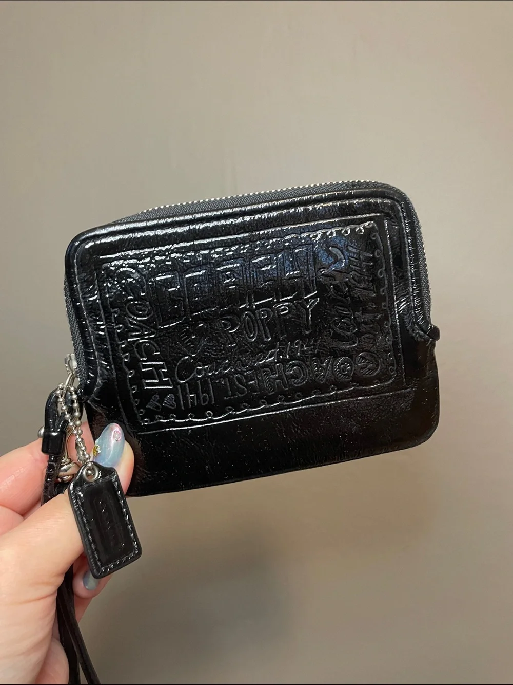 Coach POPPY Black Patent Leather Wristlet - GUC